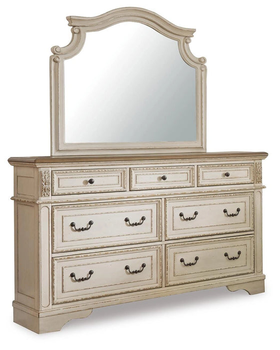 Realyn Bedroom Set