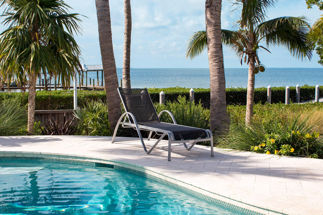 Spectrum Chaise Lounge