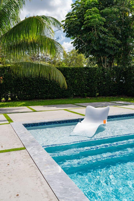 Panama Jack Wave In-Pool Chaise Lounger w/cup holder