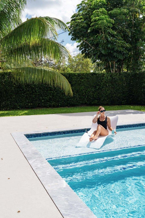 Panama Jack Wave In-Pool Chaise Lounger w/cup holder