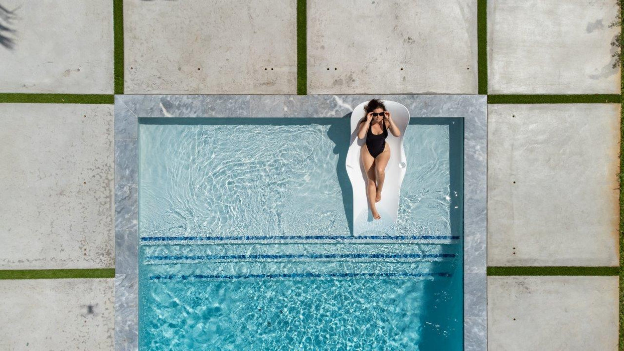 Panama Jack Wave In-Pool Chaise Lounger w/cup holder