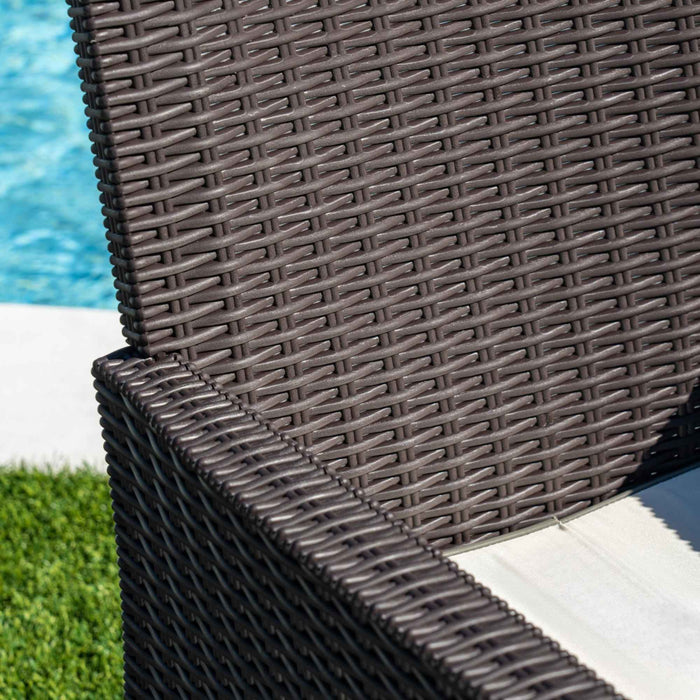Nova Loveseat W/Cushions