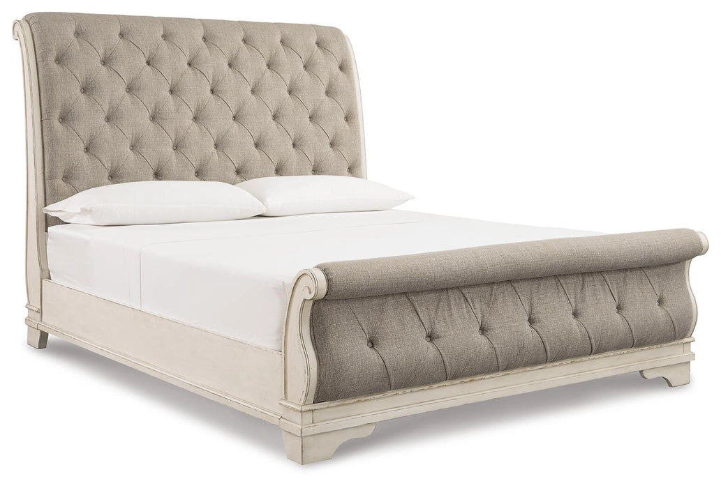 Realyn Bedroom Set