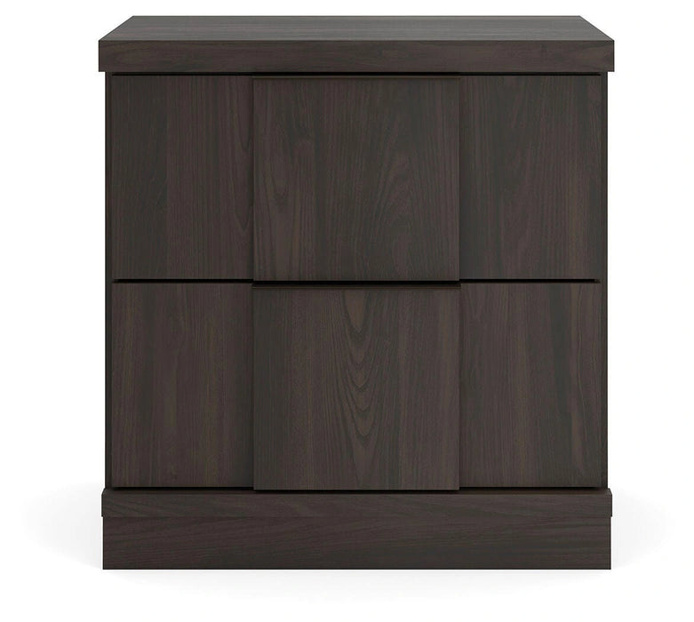 Shaehartin Nightstand