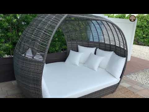 Panama Jack Banyan Daybed with cushions