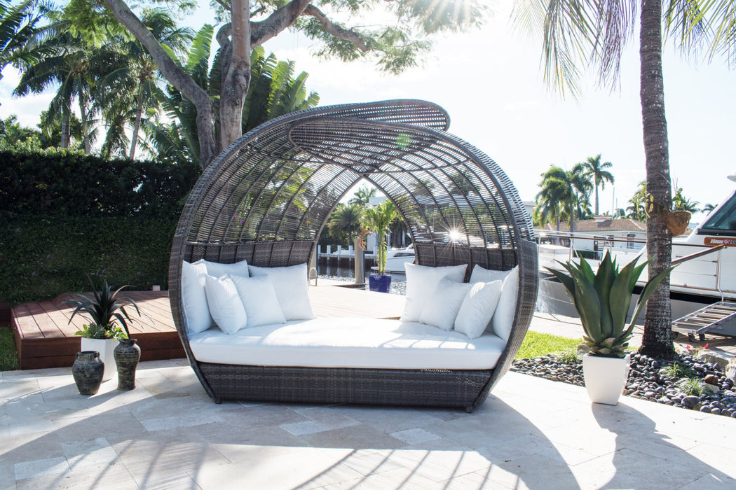 Panama Jack Banyan Daybed with cushions